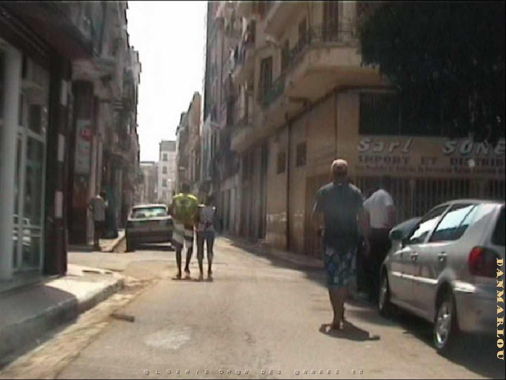 ORAN JUILLET 2007 RUE DE TRAKKIR.JPG